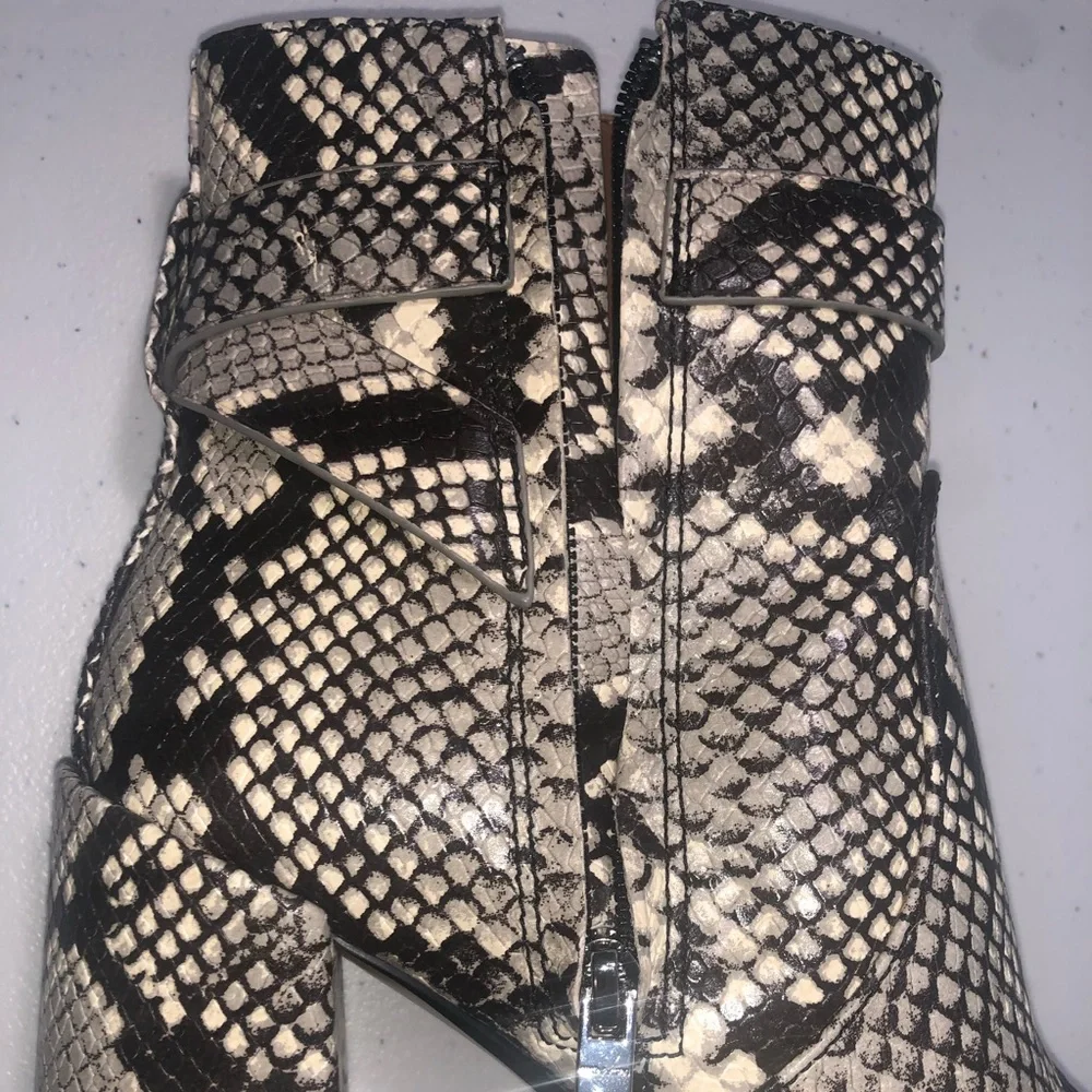 Coach Snake Women’s  Print Leather Booties! NWT Size 8 - Picture 9 of 17